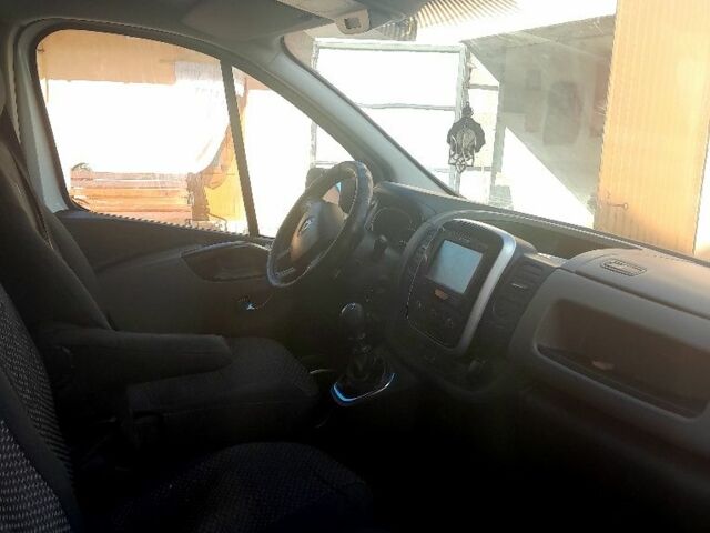 Білий Рено Трафік, об'ємом двигуна 0 л та пробігом 217 тис. км за 13500 $, фото 5 на Automoto.ua