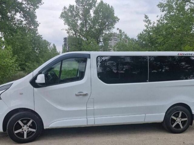 Білий Рено Трафік, об'ємом двигуна 1.6 л та пробігом 182 тис. км за 15800 $, фото 2 на Automoto.ua