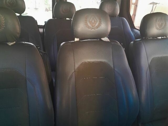 Білий Рено Трафік, об'ємом двигуна 0 л та пробігом 217 тис. км за 13500 $, фото 3 на Automoto.ua