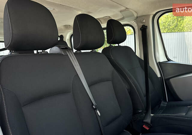 Белый Рено Трафик, объемом двигателя 2 л и пробегом 206 тыс. км за 17700 $, фото 28 на Automoto.ua