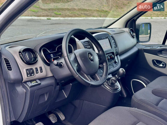 Белый Рено Трафик, объемом двигателя 1.6 л и пробегом 245 тыс. км за 13150 $, фото 14 на Automoto.ua