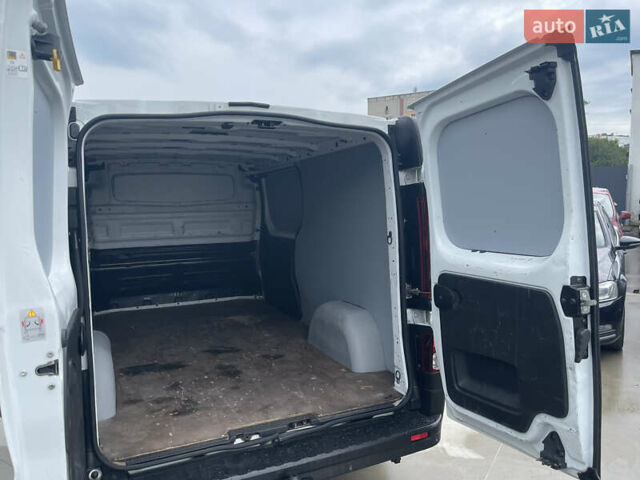 Белый Рено Трафик, объемом двигателя 1.6 л и пробегом 245 тыс. км за 12100 $, фото 30 на Automoto.ua