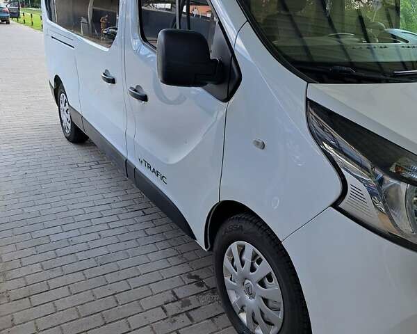 Белый Рено Трафик, объемом двигателя 1.6 л и пробегом 210 тыс. км за 14999 $, фото 18 на Automoto.ua