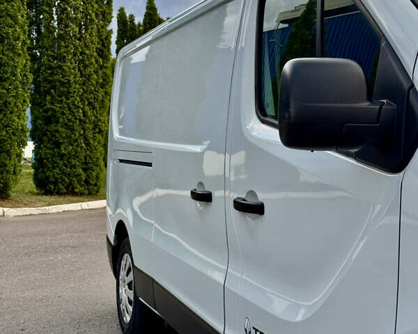 Белый Рено Трафик, объемом двигателя 1.6 л и пробегом 245 тыс. км за 13150 $, фото 11 на Automoto.ua