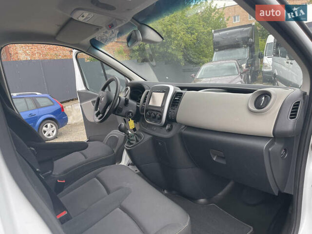 Білий Рено Трафік, об'ємом двигуна 1.6 л та пробігом 245 тис. км за 12300 $, фото 32 на Automoto.ua