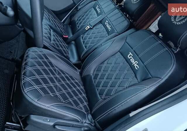 Рено Трафік 2016 у Сарнах на Automoto.ua Білий Рено Трафік, об'ємом двигуна 1.6 л та пробігом 187 тис. км за 13750 $, фото 70 на Automoto.ua