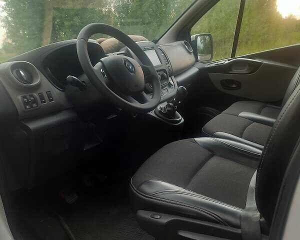 Белый Рено Трафик, объемом двигателя 1.6 л и пробегом 220 тыс. км за 16200 $, фото 9 на Automoto.ua