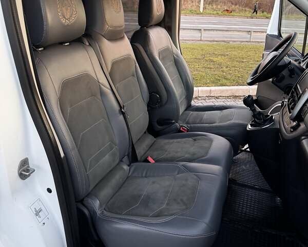 Белый Рено Трафик, объемом двигателя 1.6 л и пробегом 219 тыс. км за 13500 $, фото 9 на Automoto.ua