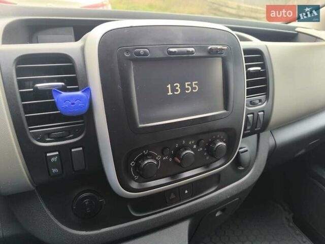 Белый Рено Трафик, объемом двигателя 1.6 л и пробегом 181 тыс. км за 15900 $, фото 9 на Automoto.ua