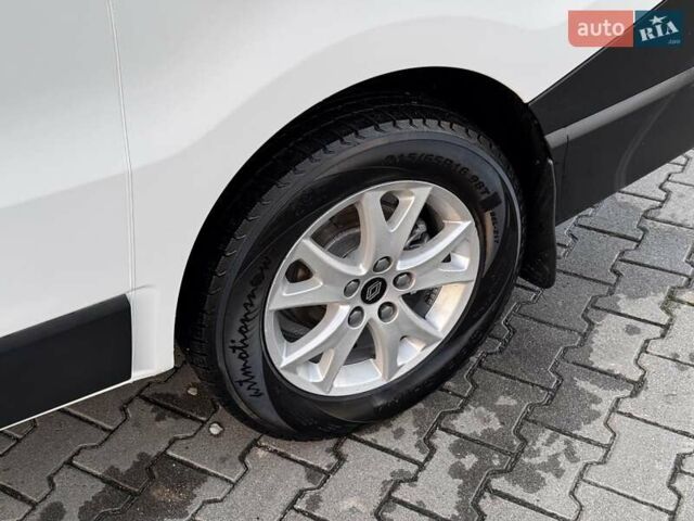 Белый Рено Трафик, объемом двигателя 1.6 л и пробегом 219 тыс. км за 13500 $, фото 17 на Automoto.ua