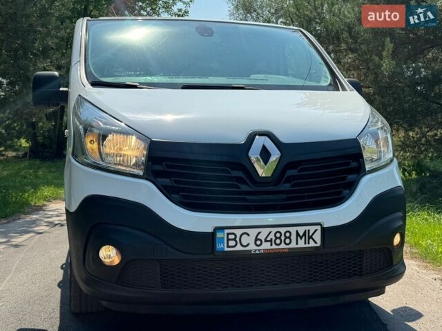 Белый Рено Трафик, объемом двигателя 1.6 л и пробегом 255 тыс. км за 14500 $, фото 2 на Automoto.ua