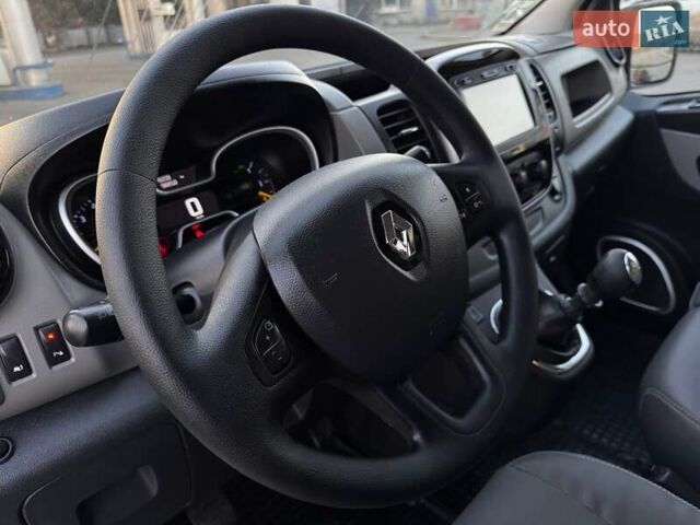 Белый Рено Трафик, объемом двигателя 1.6 л и пробегом 219 тыс. км за 13500 $, фото 11 на Automoto.ua