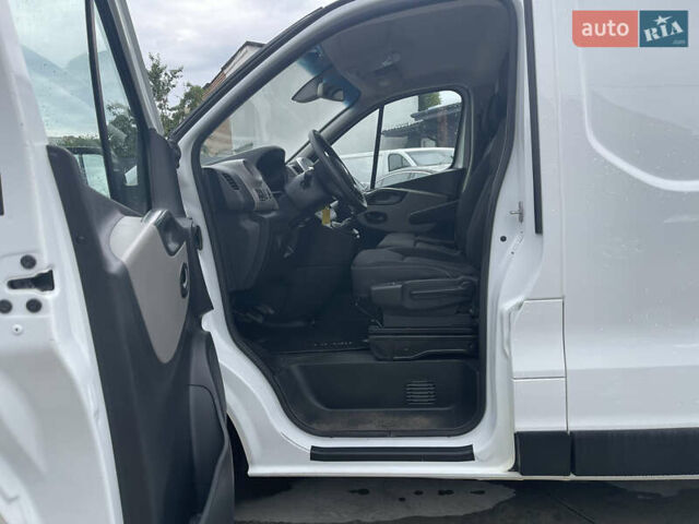 Белый Рено Трафик, объемом двигателя 1.6 л и пробегом 245 тыс. км за 12100 $, фото 14 на Automoto.ua