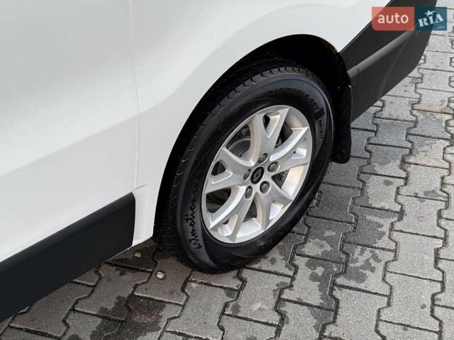 Белый Рено Трафик, объемом двигателя 1.6 л и пробегом 219 тыс. км за 13500 $, фото 42 на Automoto.ua