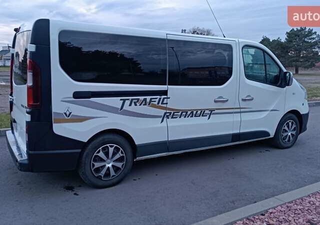 Рено Трафік 2016 у Сарнах на Automoto.ua Білий Рено Трафік, об'ємом двигуна 1.6 л та пробігом 187 тис. км за 13750 $, фото 7 на Automoto.ua
