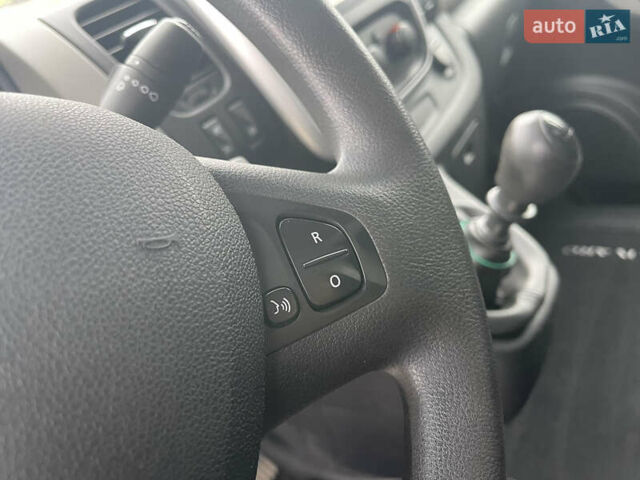 Білий Рено Трафік, об'ємом двигуна 1.6 л та пробігом 245 тис. км за 12300 $, фото 19 на Automoto.ua