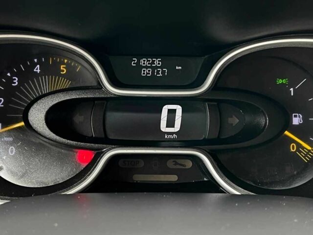 Білий Рено Трафік, об'ємом двигуна 1.6 л та пробігом 218 тис. км за 13500 $, фото 12 на Automoto.ua