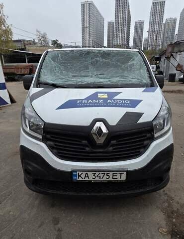 Белый Рено Трафик, объемом двигателя 1.6 л и пробегом 449 тыс. км за 9000 $, фото 5 на Automoto.ua