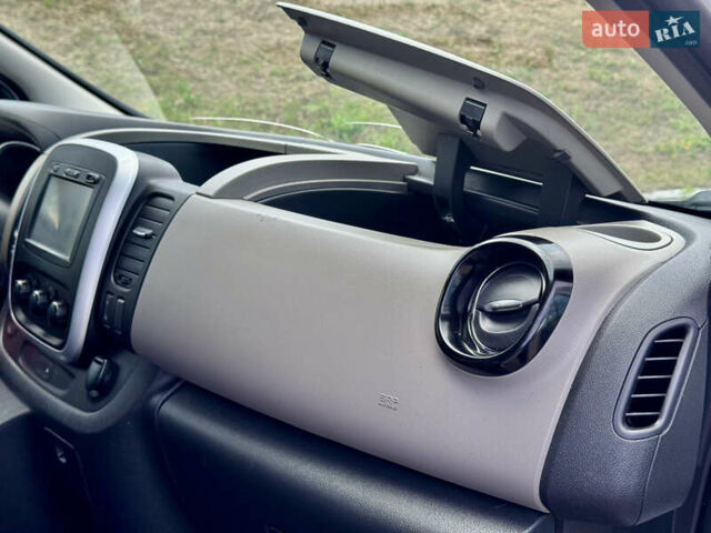 Белый Рено Трафик, объемом двигателя 1.6 л и пробегом 245 тыс. км за 13150 $, фото 28 на Automoto.ua