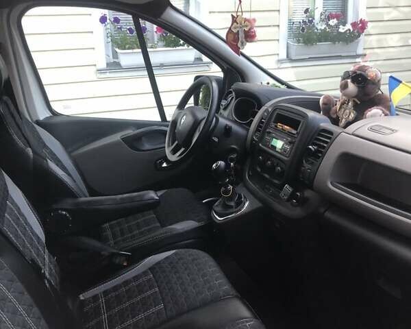 Білий Рено Трафік, об'ємом двигуна 1.6 л та пробігом 230 тис. км за 14500 $, фото 2 на Automoto.ua