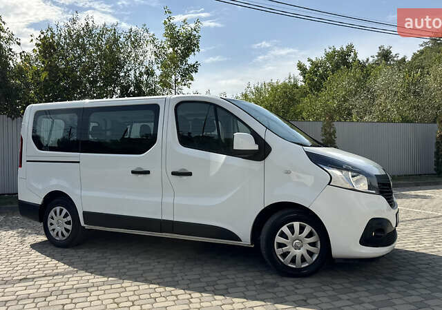 Белый Рено Трафик, объемом двигателя 2 л и пробегом 206 тыс. км за 17700 $, фото 2 на Automoto.ua