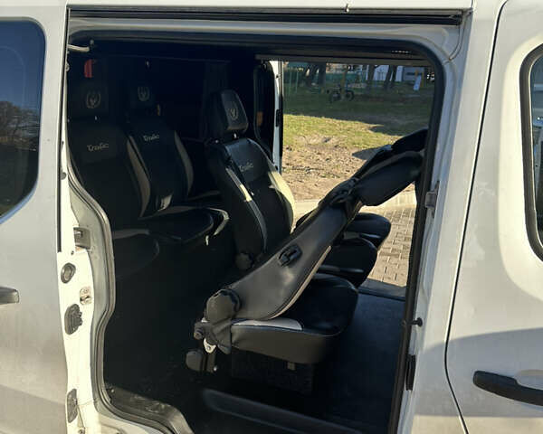 Білий Рено Трафік, об'ємом двигуна 1.6 л та пробігом 276 тис. км за 15500 $, фото 7 на Automoto.ua