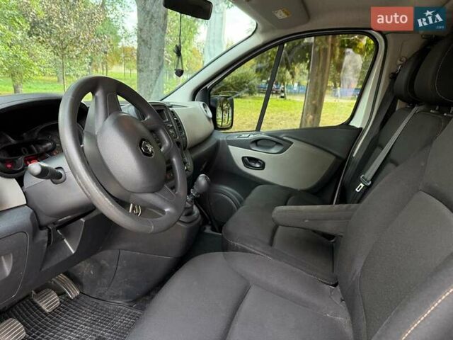 Белый Рено Трафик, объемом двигателя 1.6 л и пробегом 185 тыс. км за 16790 $, фото 12 на Automoto.ua