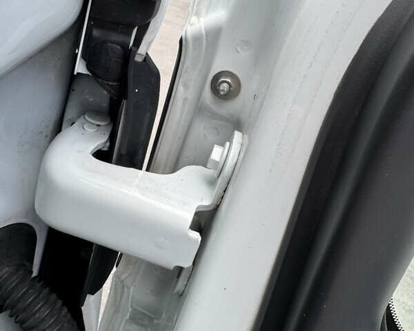 Белый Рено Трафик, объемом двигателя 1.6 л и пробегом 245 тыс. км за 13150 $, фото 31 на Automoto.ua