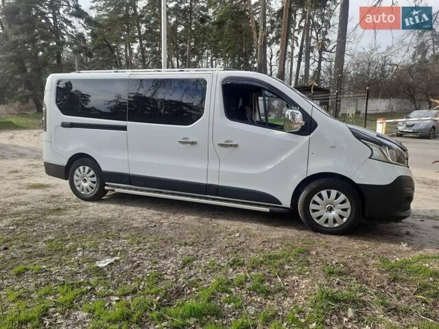 Белый Рено Трафик, объемом двигателя 1.6 л и пробегом 220 тыс. км за 16200 $, фото 1 на Automoto.ua