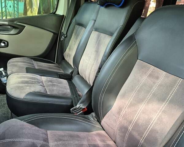 Білий Рено Трафік, об'ємом двигуна 1.6 л та пробігом 320 тис. км за 14500 $, фото 5 на Automoto.ua