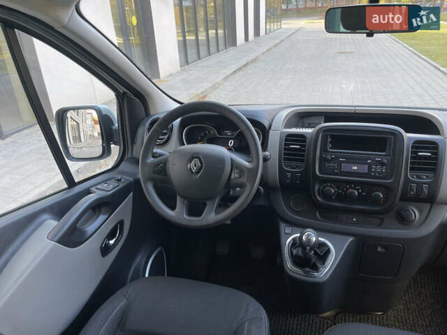 Белый Рено Трафик, объемом двигателя 1.6 л и пробегом 227 тыс. км за 16300 $, фото 15 на Automoto.ua