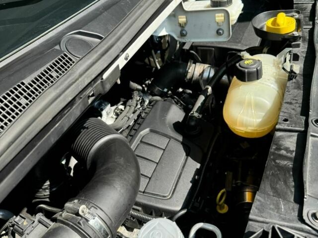 Білий Рено Трафік, об'ємом двигуна 1.6 л та пробігом 3 тис. км за 15000 $, фото 3 на Automoto.ua