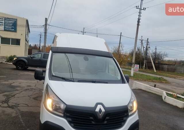 Белый Рено Трафик, объемом двигателя 1.6 л и пробегом 280 тыс. км за 12000 $, фото 3 на Automoto.ua