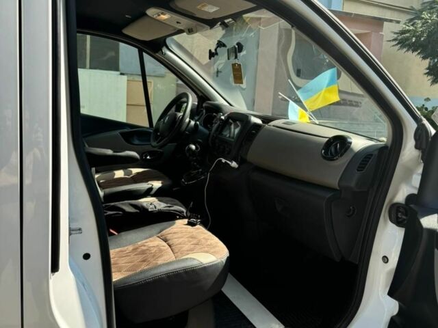 Білий Рено Трафік, об'ємом двигуна 1.6 л та пробігом 3 тис. км за 15000 $, фото 4 на Automoto.ua