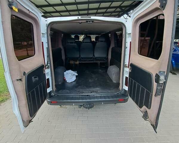 Белый Рено Трафик, объемом двигателя 1.6 л и пробегом 210 тыс. км за 14999 $, фото 9 на Automoto.ua