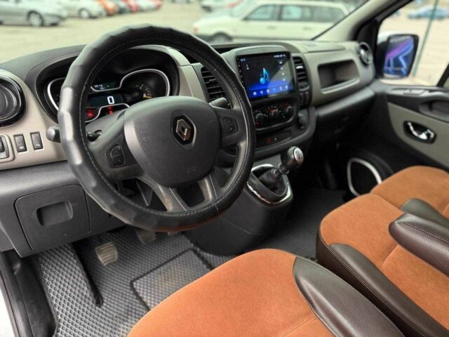 Белый Рено Трафик, объемом двигателя 1.6 л и пробегом 182 тыс. км за 18999 $, фото 6 на Automoto.ua