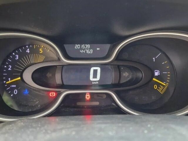 Белый Рено Трафик, объемом двигателя 1.6 л и пробегом 201 тыс. км за 10000 $, фото 4 на Automoto.ua