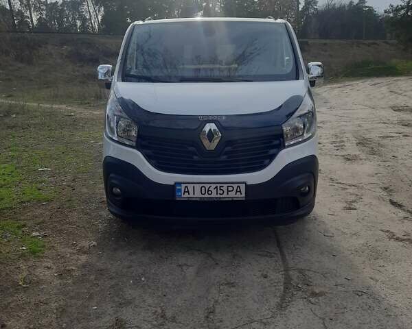 Белый Рено Трафик, объемом двигателя 1.6 л и пробегом 220 тыс. км за 16200 $, фото 2 на Automoto.ua