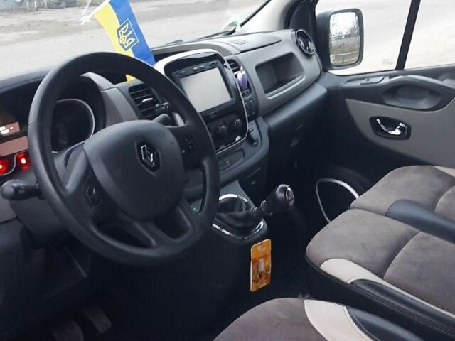 Белый Рено Трафик, объемом двигателя 1.6 л и пробегом 277 тыс. км за 14900 $, фото 2 на Automoto.ua