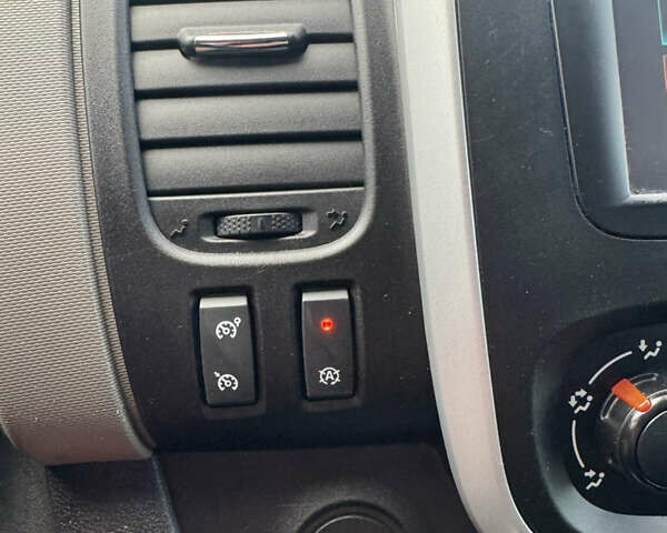 Белый Рено Трафик, объемом двигателя 1.6 л и пробегом 245 тыс. км за 13150 $, фото 23 на Automoto.ua