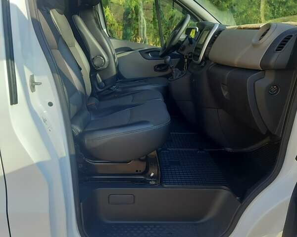 Білий Рено Трафік, об'ємом двигуна 1.6 л та пробігом 220 тис. км за 16500 $, фото 10 на Automoto.ua