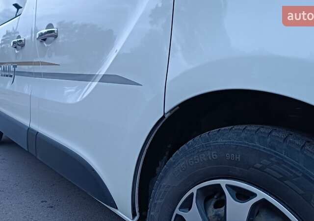 Рено Трафік 2016 у Сарнах на Automoto.ua Білий Рено Трафік, об'ємом двигуна 1.6 л та пробігом 187 тис. км за 13750 $, фото 37 на Automoto.ua