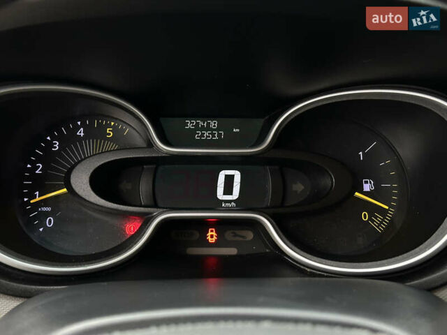 Белый Рено Трафик, объемом двигателя 1.6 л и пробегом 327 тыс. км за 14800 $, фото 26 на Automoto.ua