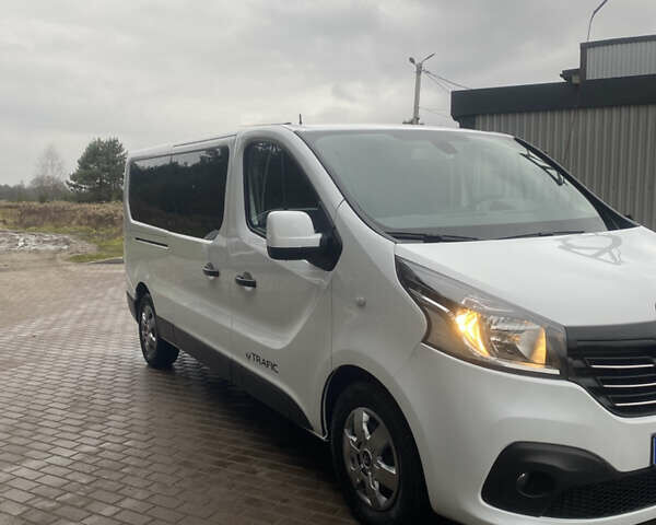 Білий Рено Трафік, об'ємом двигуна 1.6 л та пробігом 202 тис. км за 17000 $, фото 1 на Automoto.ua
