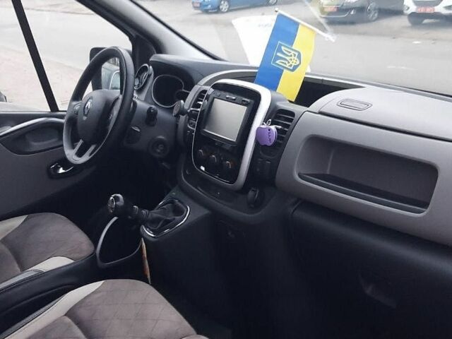 Белый Рено Трафик, объемом двигателя 1.6 л и пробегом 277 тыс. км за 14900 $, фото 3 на Automoto.ua