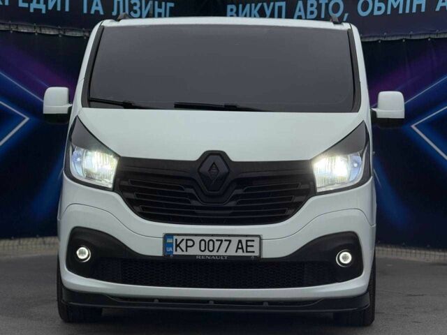 Белый Рено Трафик, объемом двигателя 1.6 л и пробегом 182 тыс. км за 18999 $, фото 1 на Automoto.ua