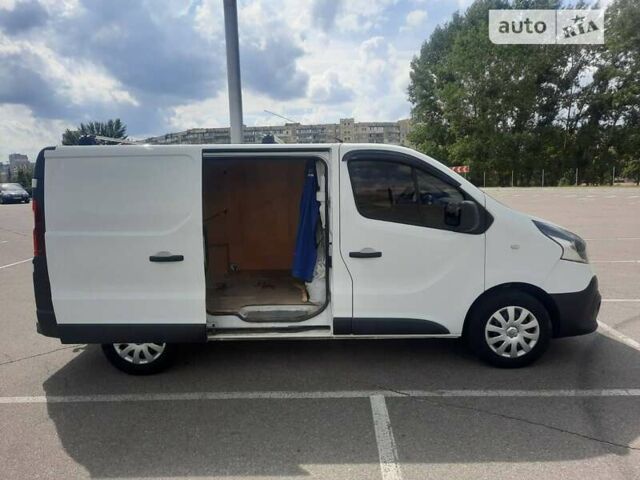 Белый Рено Трафик, объемом двигателя 1.6 л и пробегом 315 тыс. км за 12500 $, фото 3 на Automoto.ua