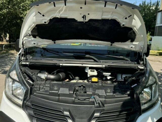 Білий Рено Трафік, об'ємом двигуна 1.6 л та пробігом 3 тис. км за 15000 $, фото 2 на Automoto.ua