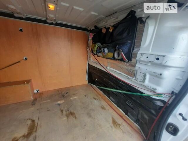 Белый Рено Трафик, объемом двигателя 1.6 л и пробегом 315 тыс. км за 12500 $, фото 16 на Automoto.ua