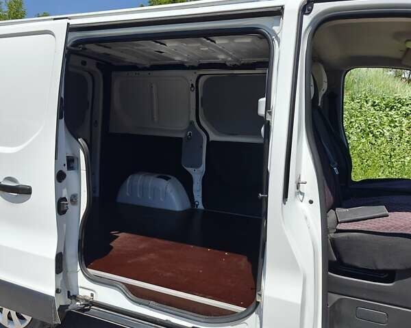 Білий Рено Трафік, об'ємом двигуна 1.6 л та пробігом 200 тис. км за 13500 $, фото 2 на Automoto.ua